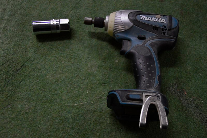 Cordless impact driver