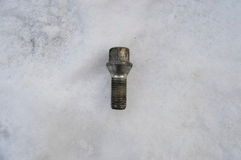 Wheel bolt